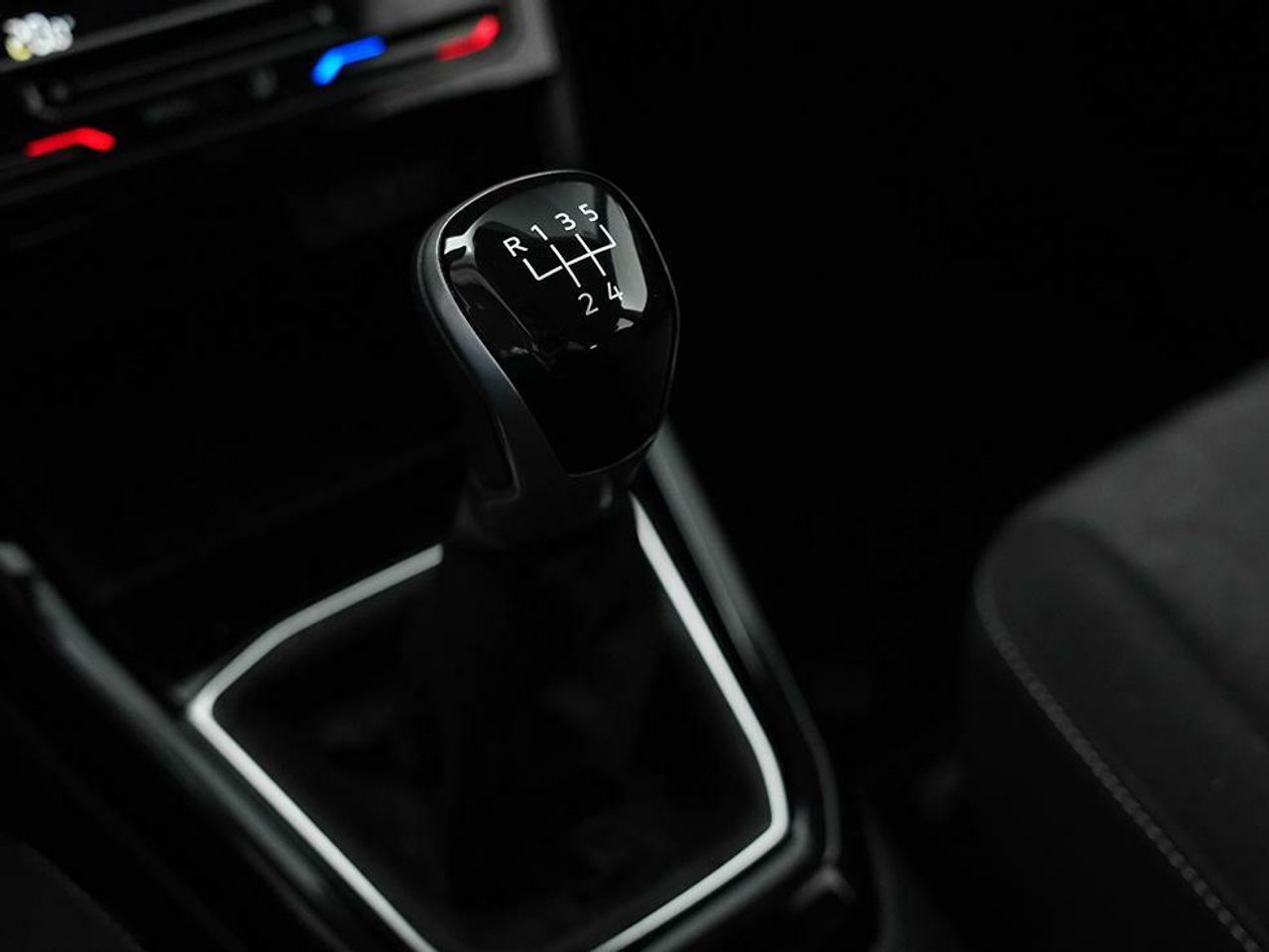 Foto Volkswagen T-Cross 14