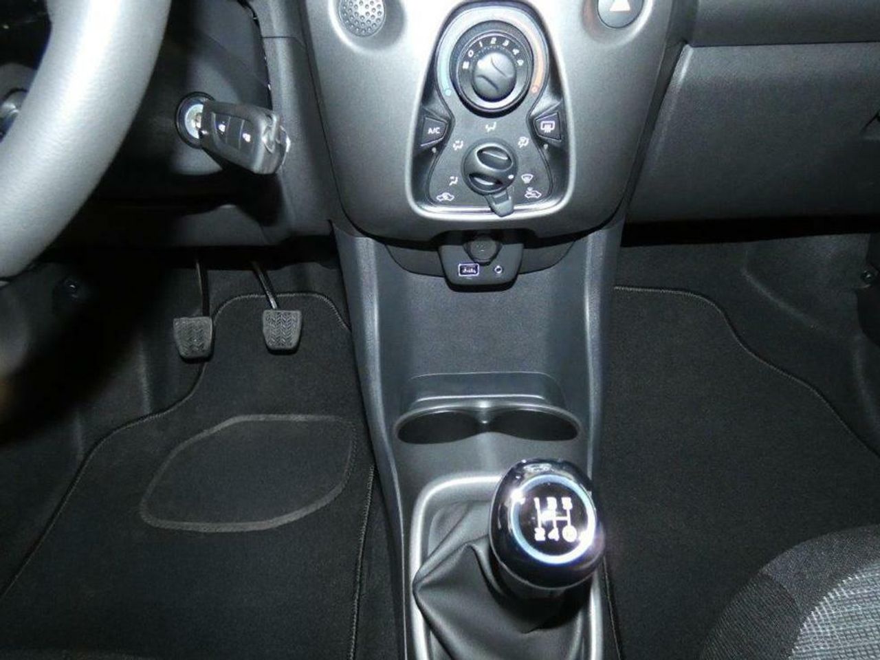 Foto Toyota Aygo 13