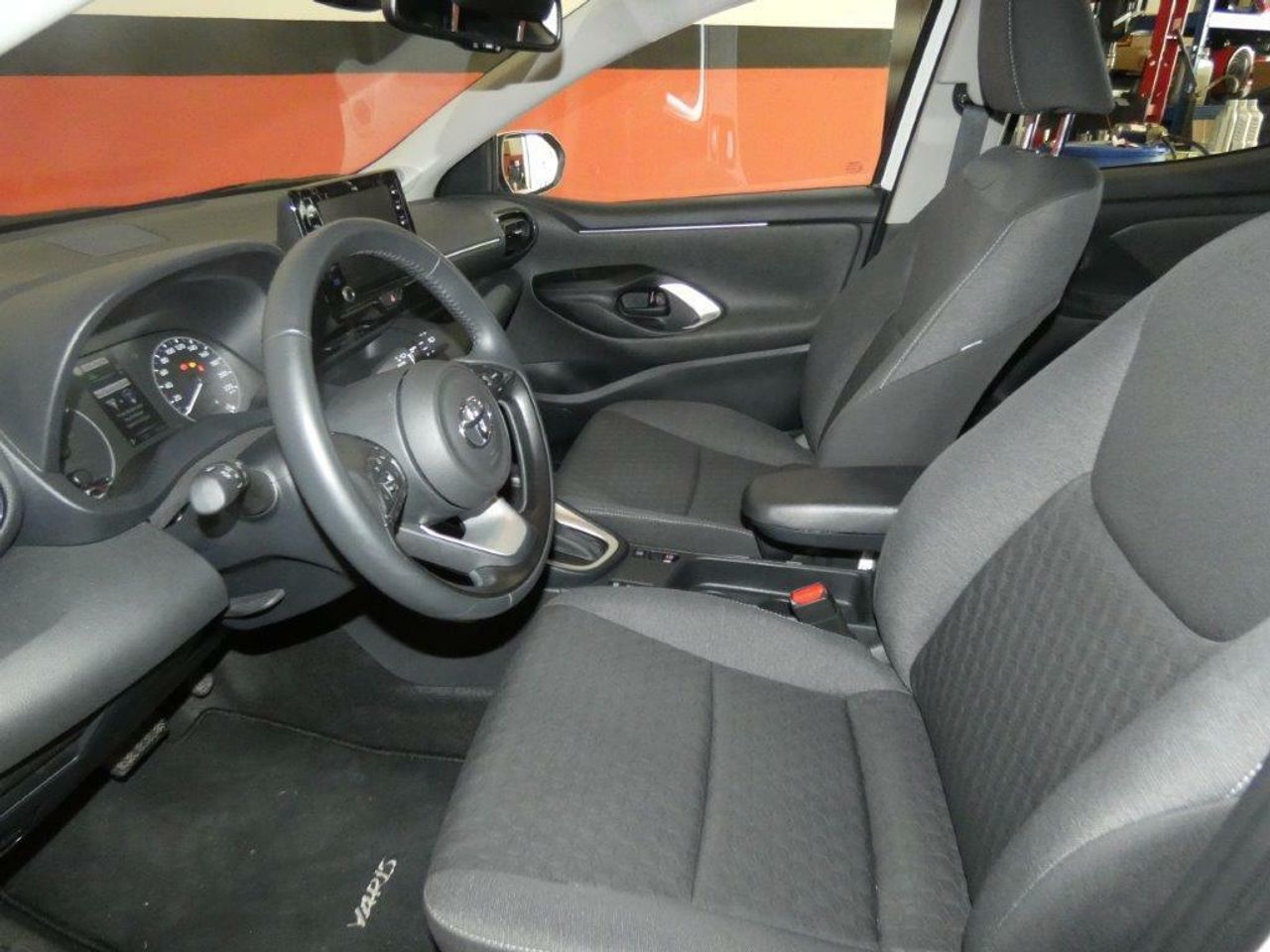 Foto Toyota Yaris 13