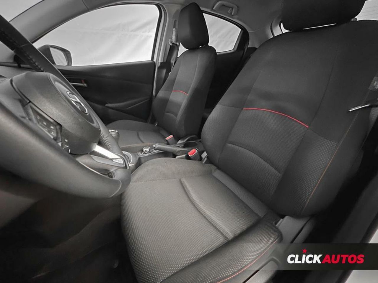 Foto Mazda Mazda2 17
