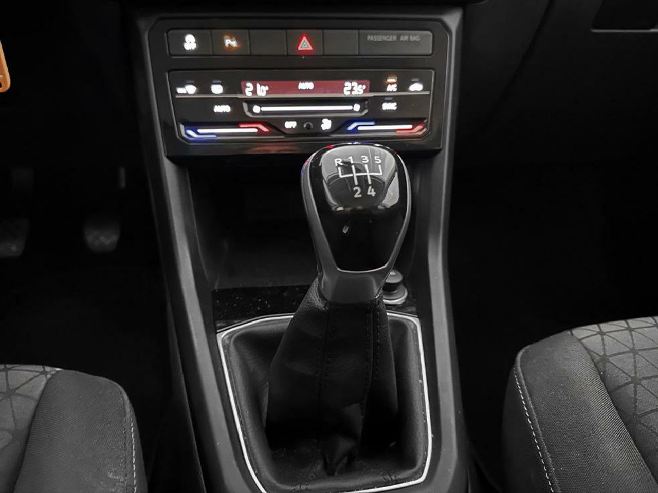 Foto Volkswagen T-Cross 17