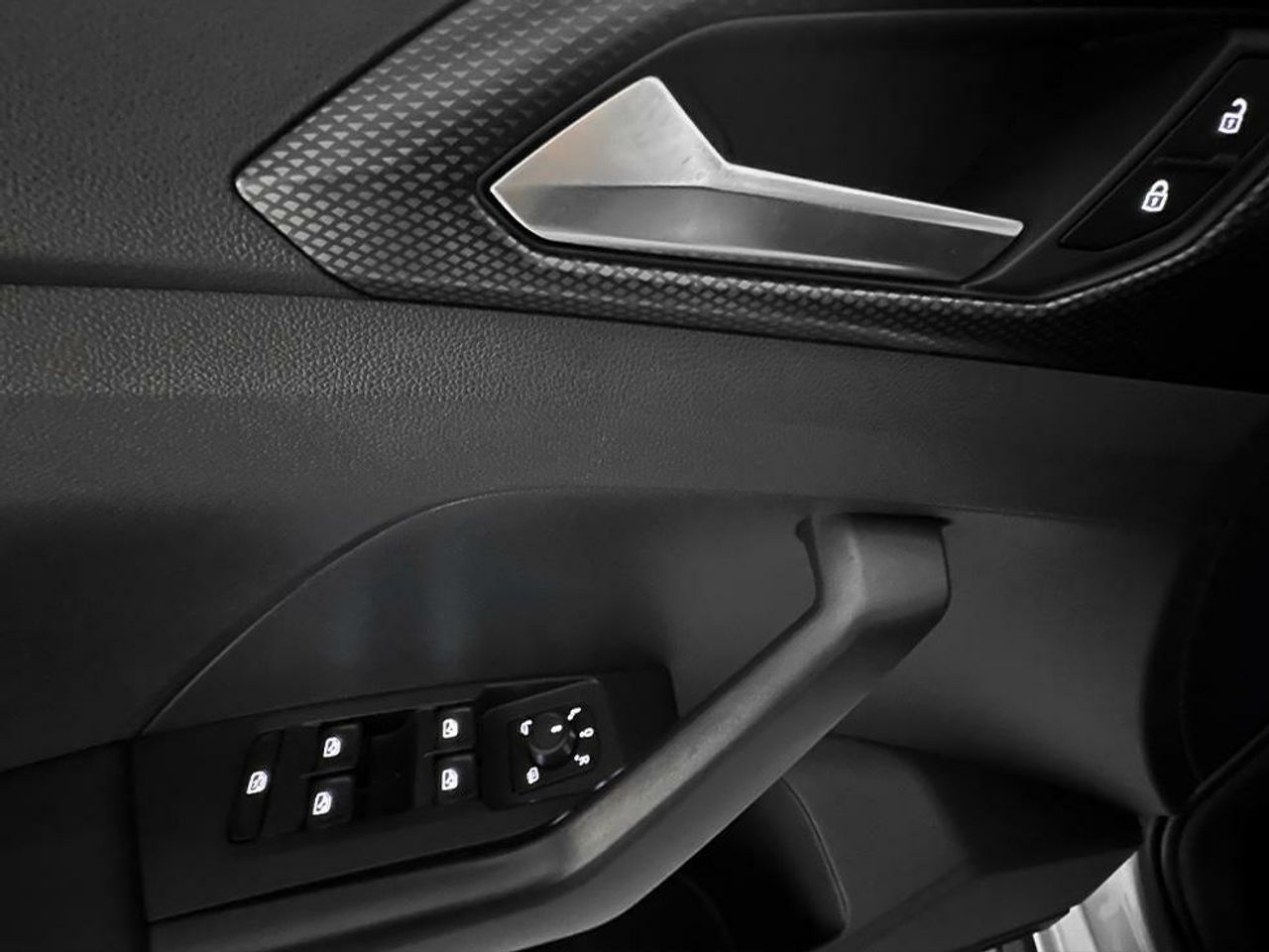 Foto Volkswagen T-Cross 18