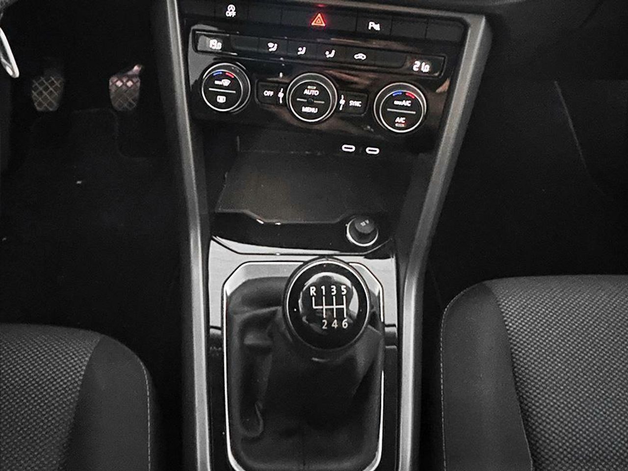 Foto Volkswagen T-Roc 12