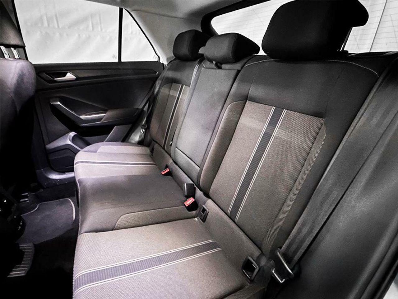 Foto Volkswagen T-Roc 15