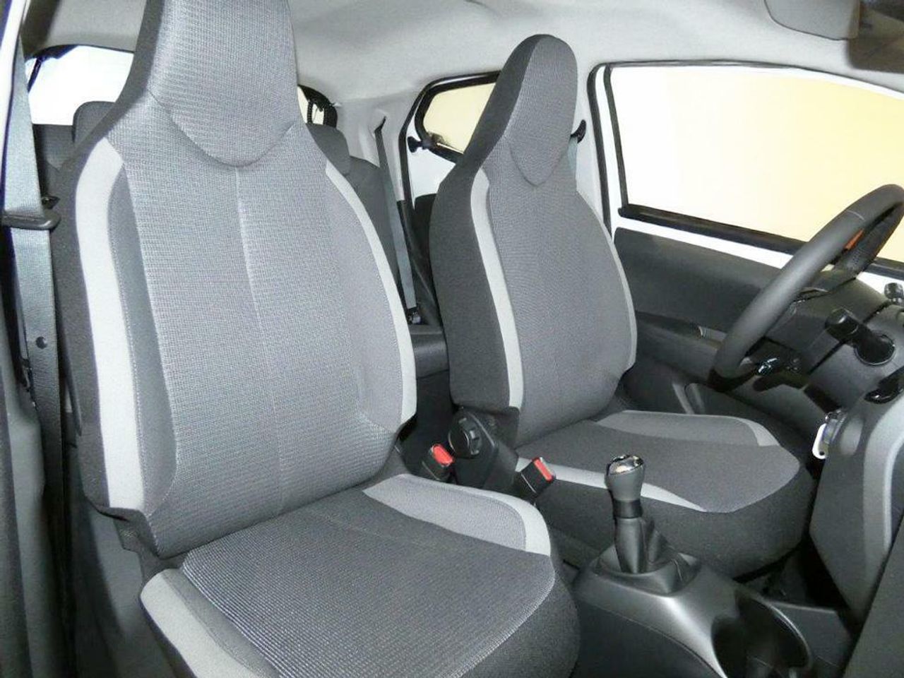 Foto Toyota Aygo 15