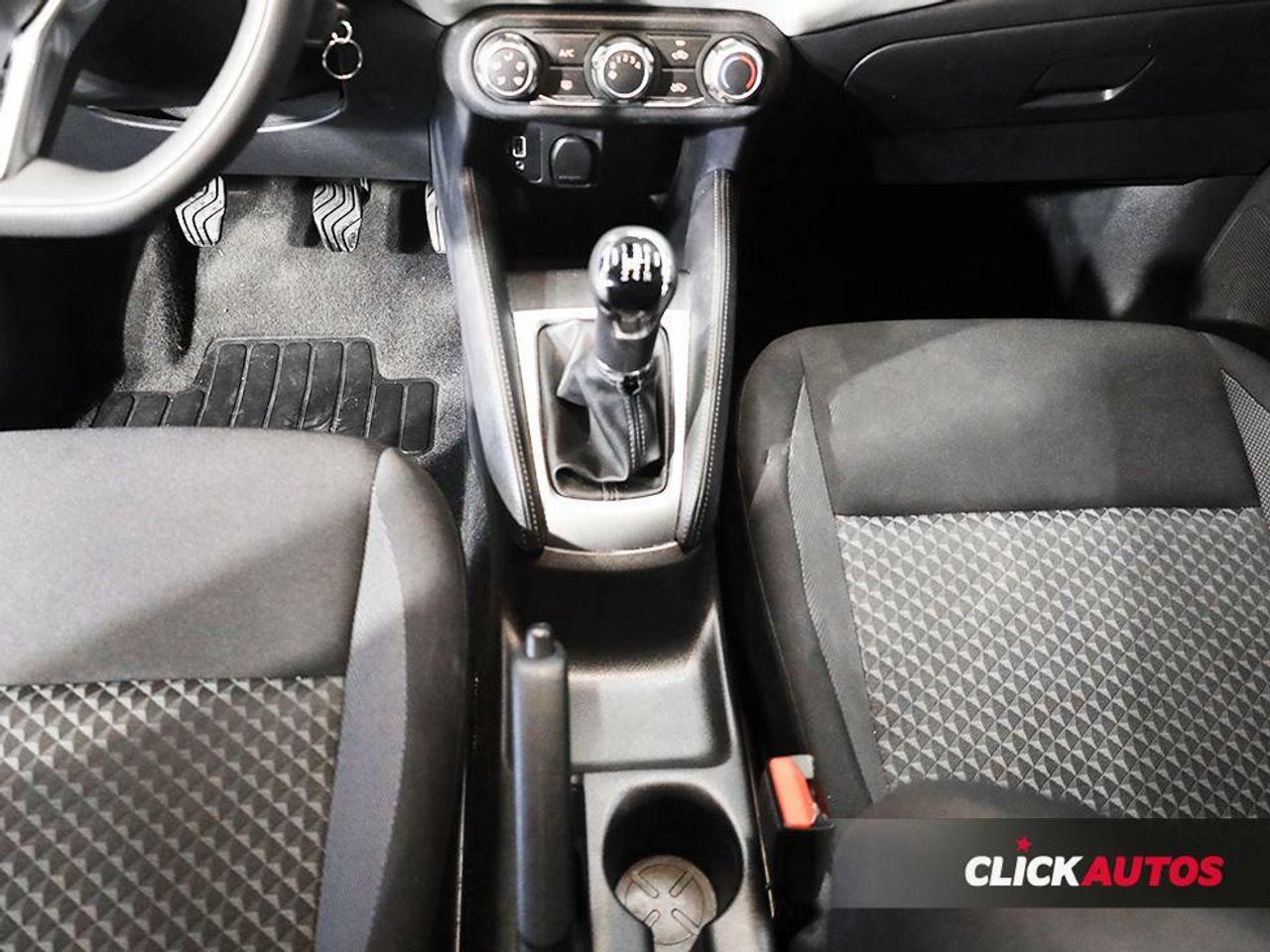 Foto Nissan Micra 10