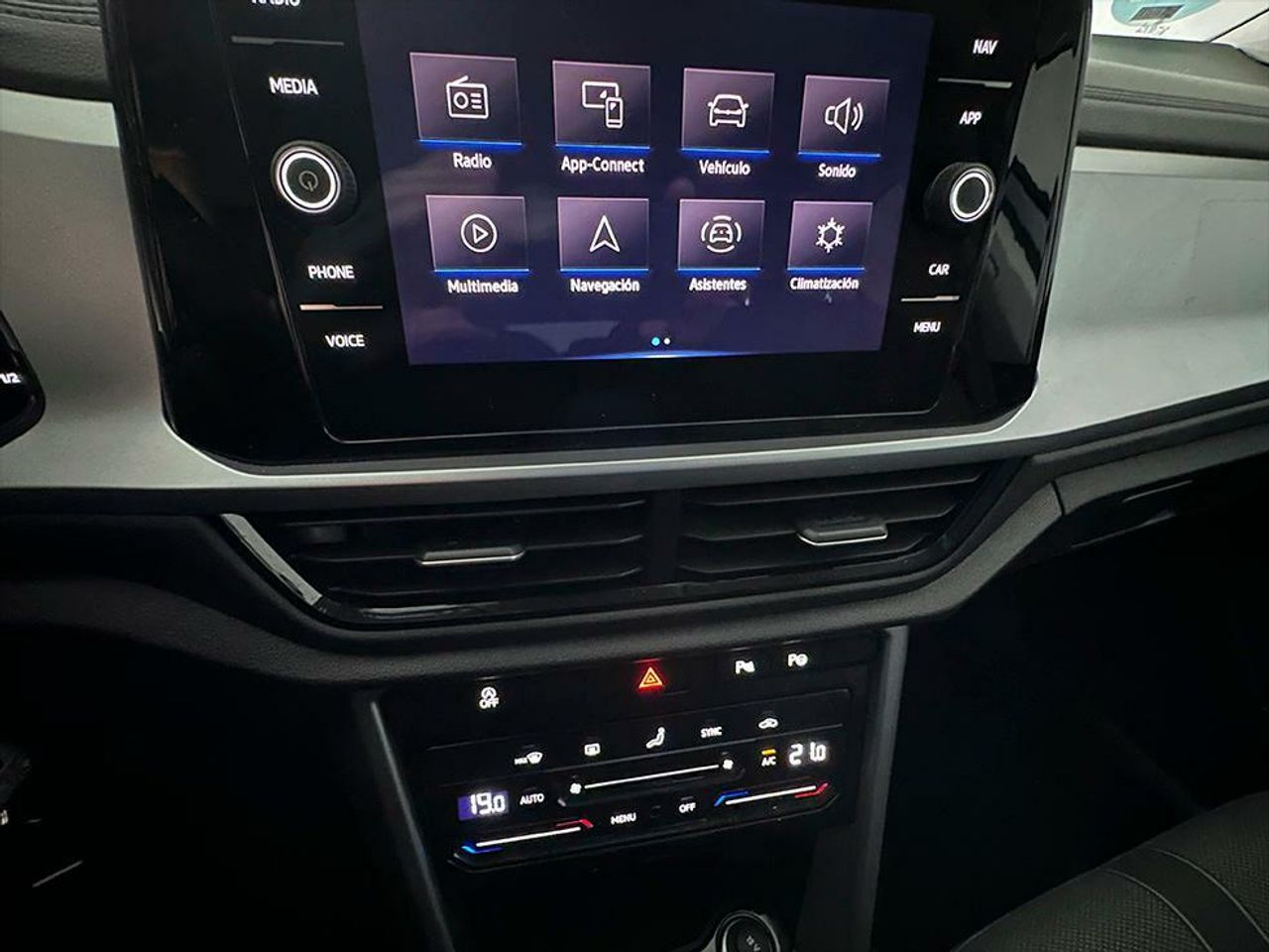 Foto Volkswagen T-Roc 11