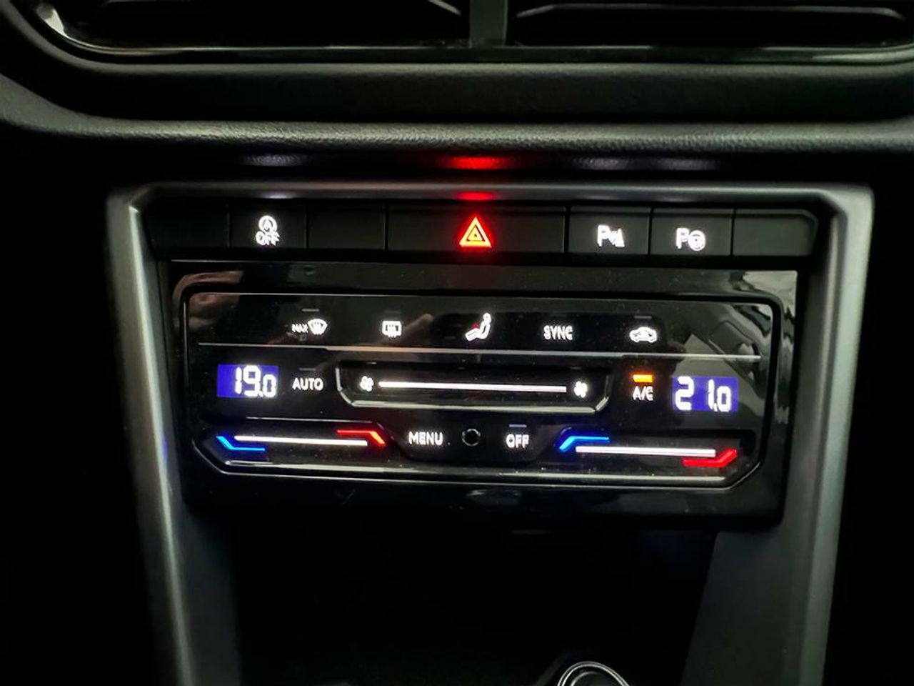 Foto Volkswagen T-Roc 15