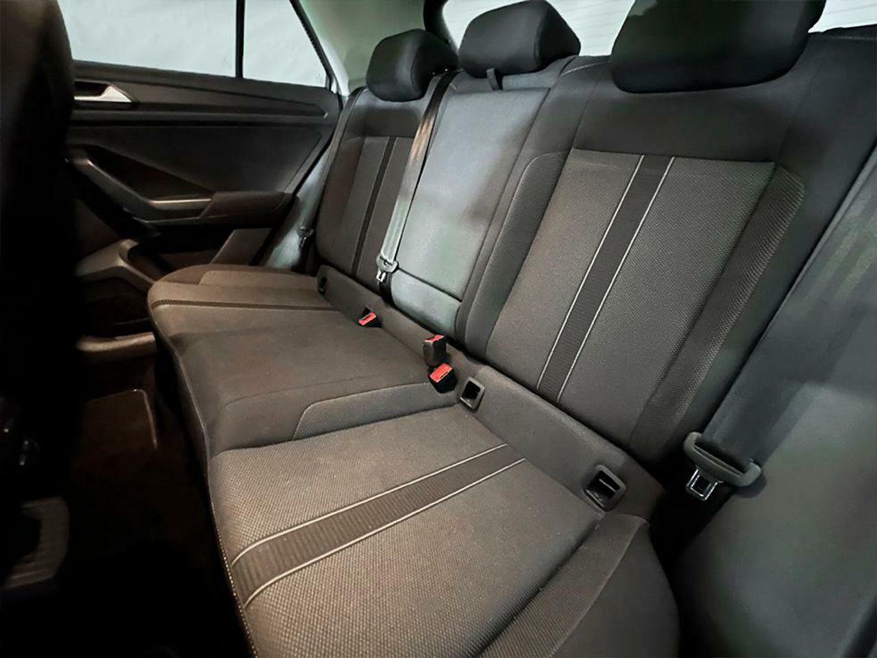 Foto Volkswagen T-Roc 21