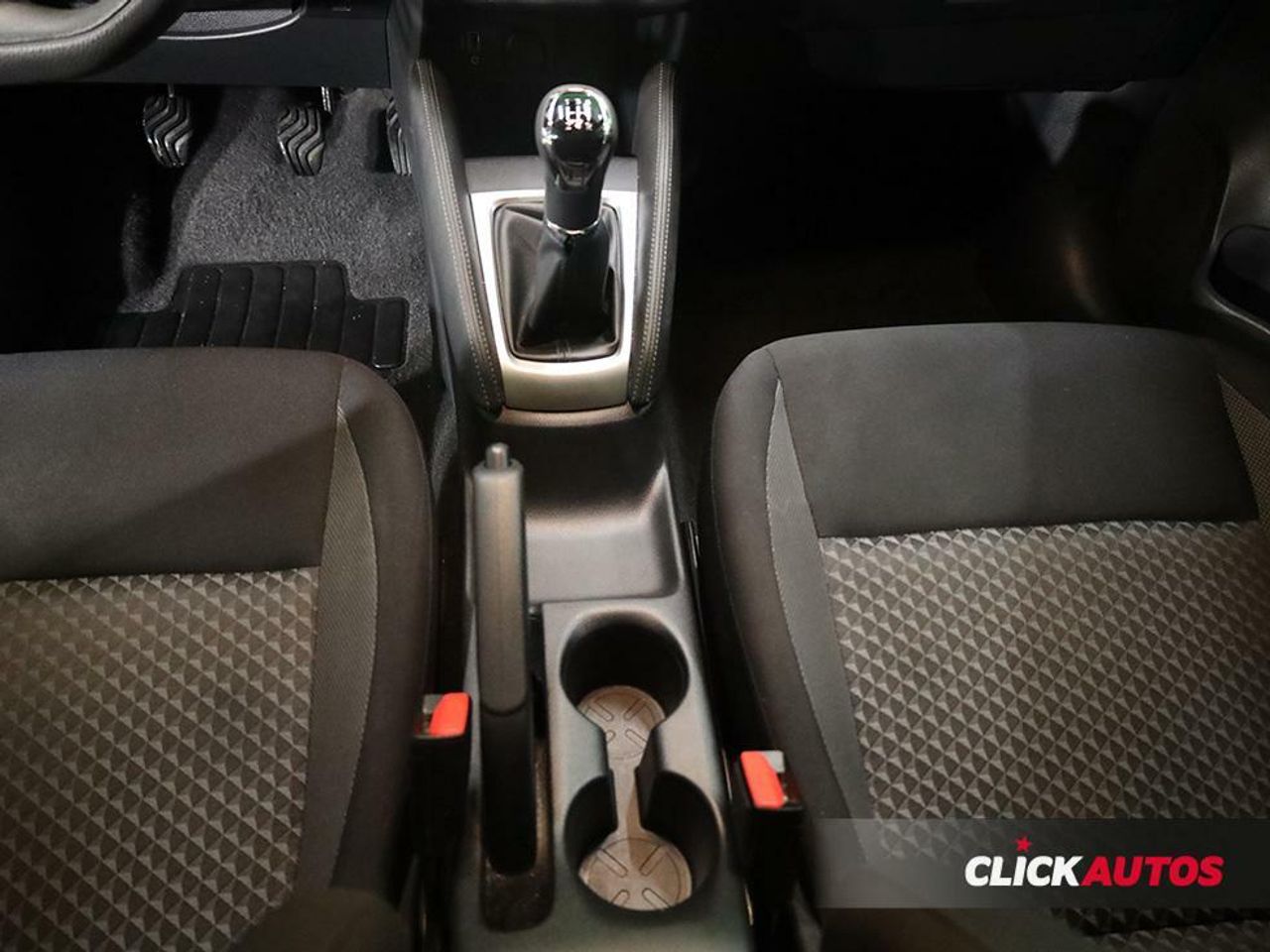 Foto Nissan Micra 10