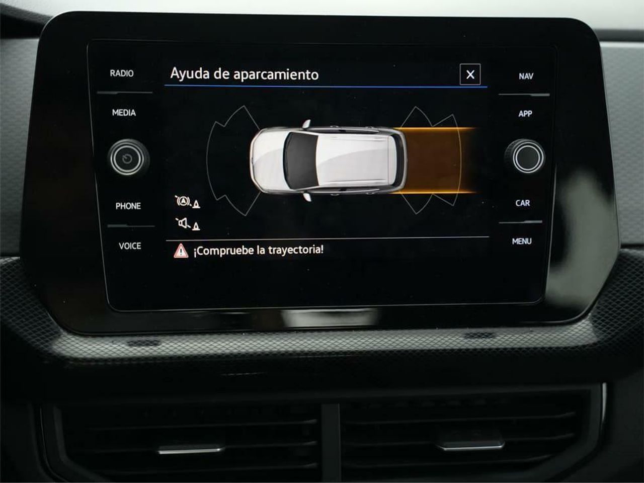 Foto Volkswagen T-Cross 10