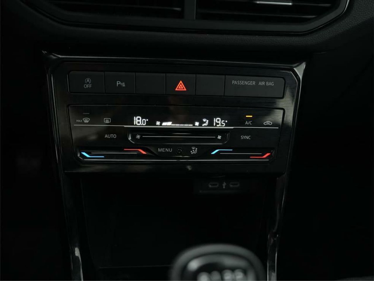 Foto Volkswagen T-Cross 13