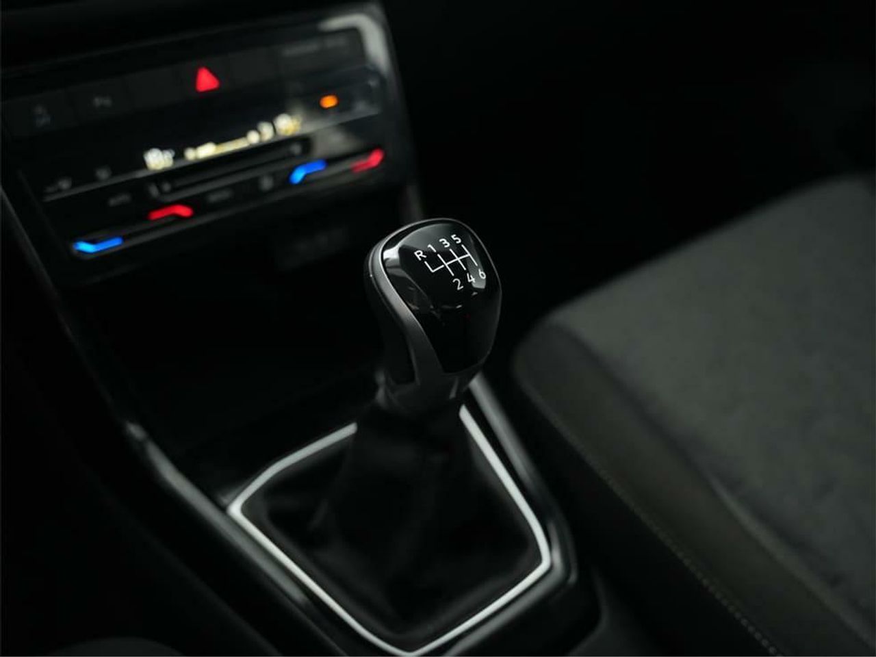 Foto Volkswagen T-Cross 14