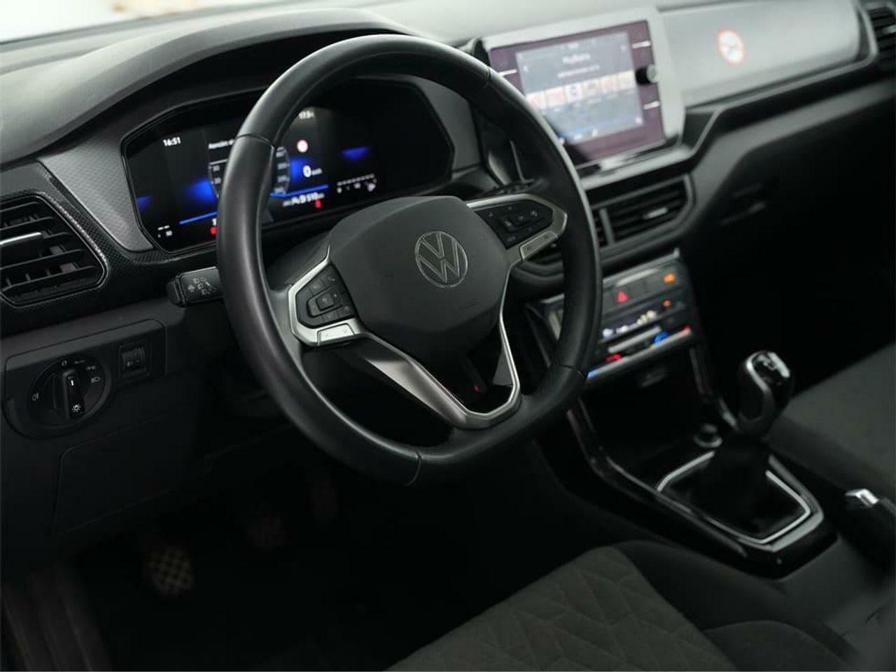 Foto Volkswagen T-Cross 16