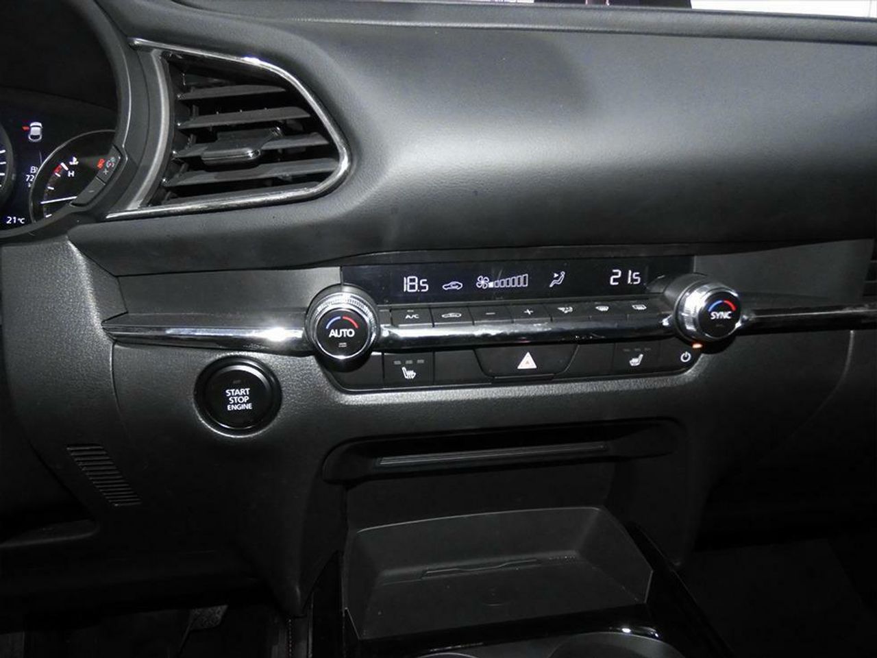 Foto Mazda CX-30 8