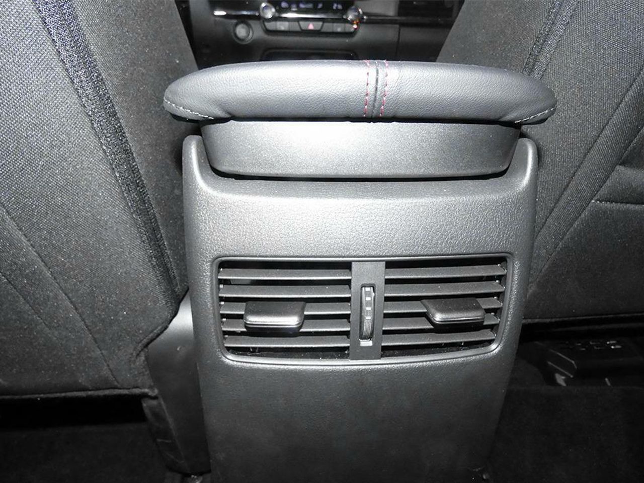 Foto Mazda CX-30 10