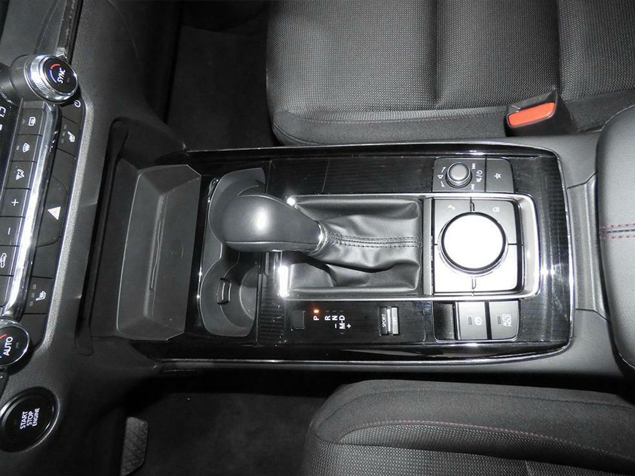 Foto Mazda CX-30 11