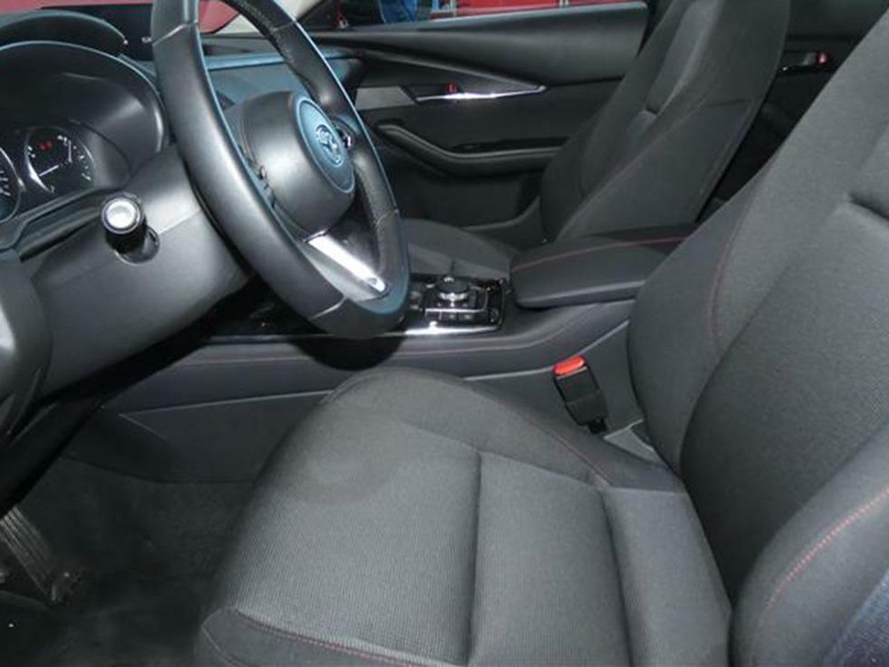 Foto Mazda CX-30 13
