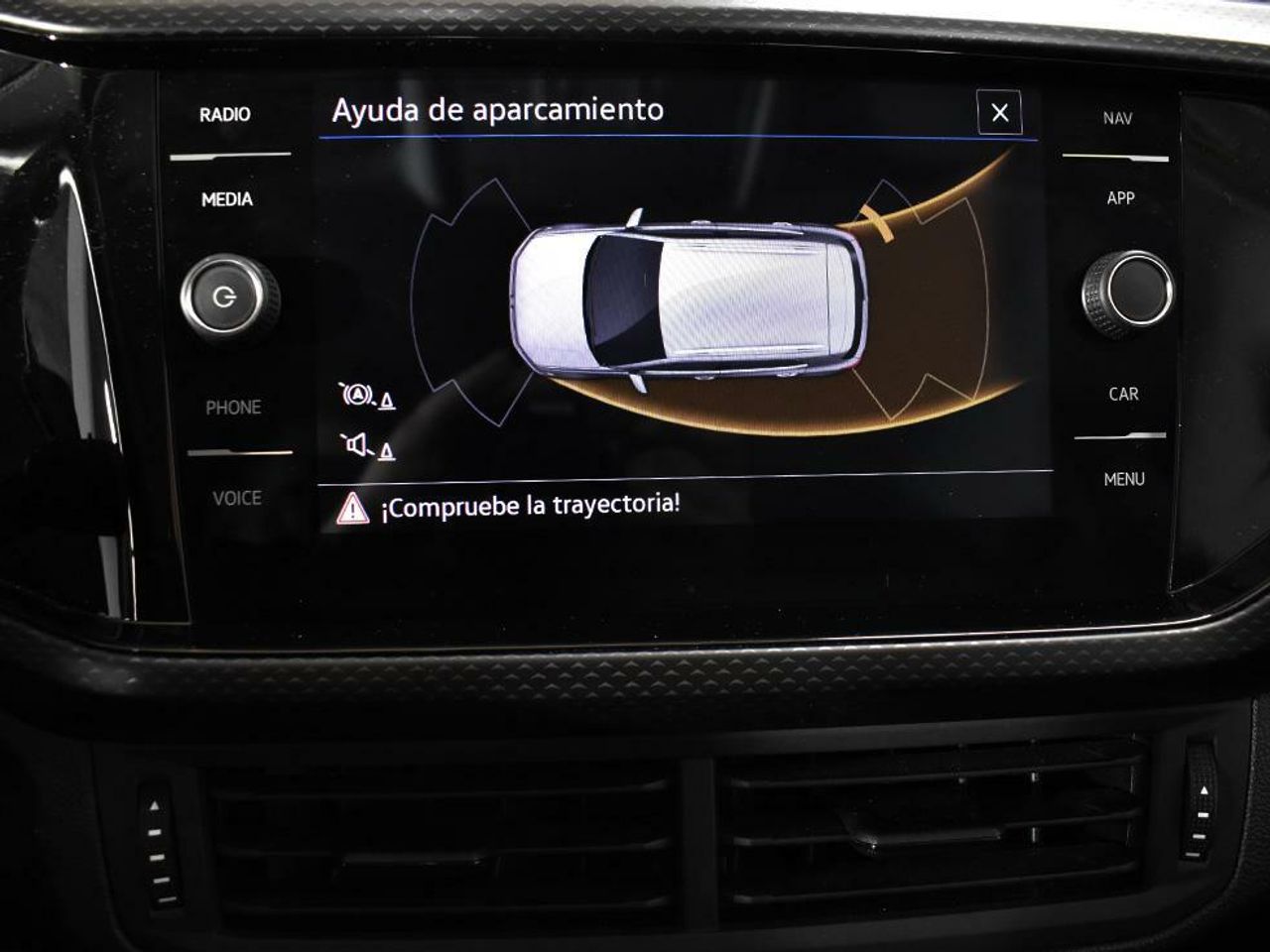 Foto Volkswagen T-Cross 9