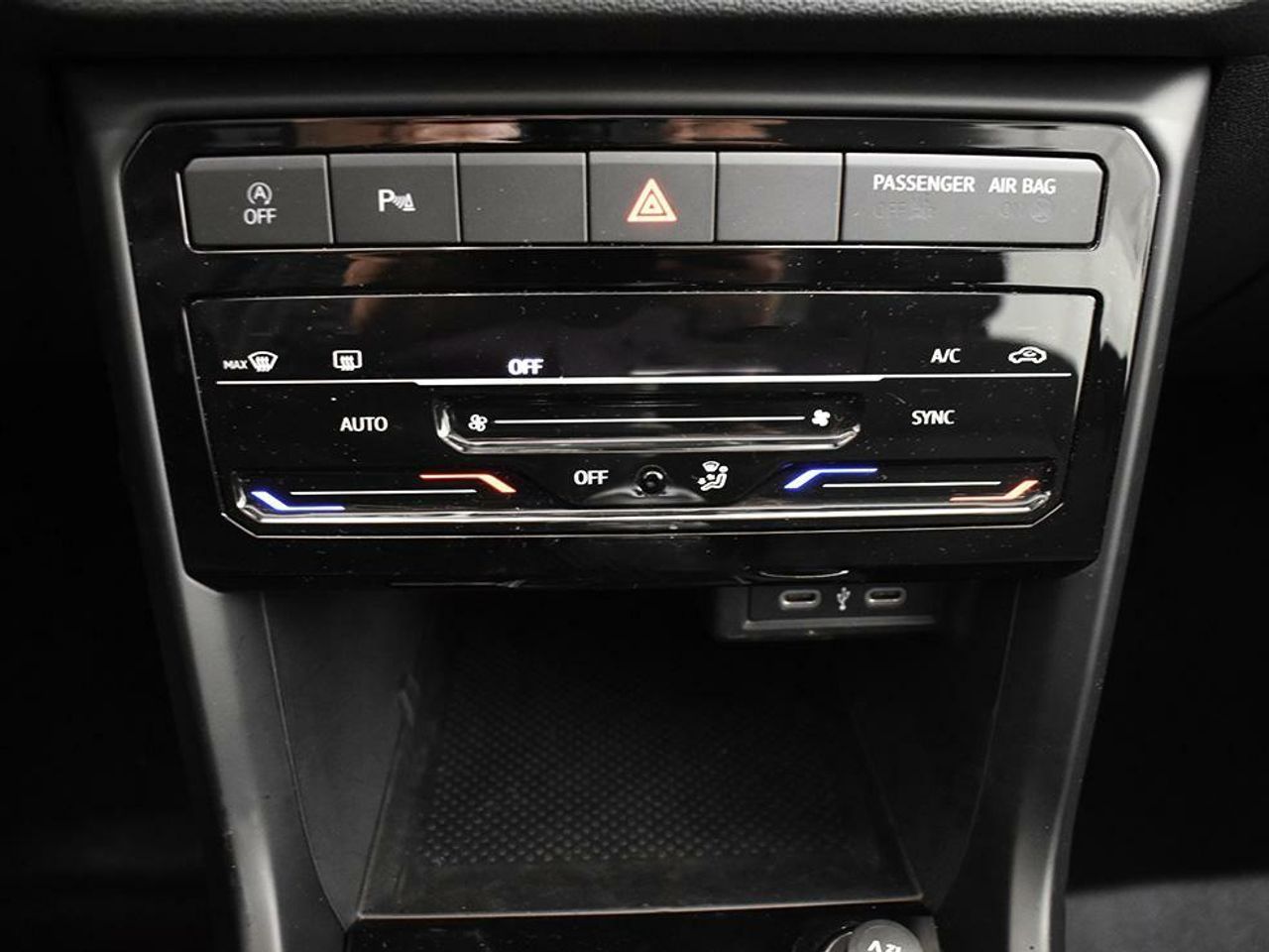 Foto Volkswagen T-Cross 12