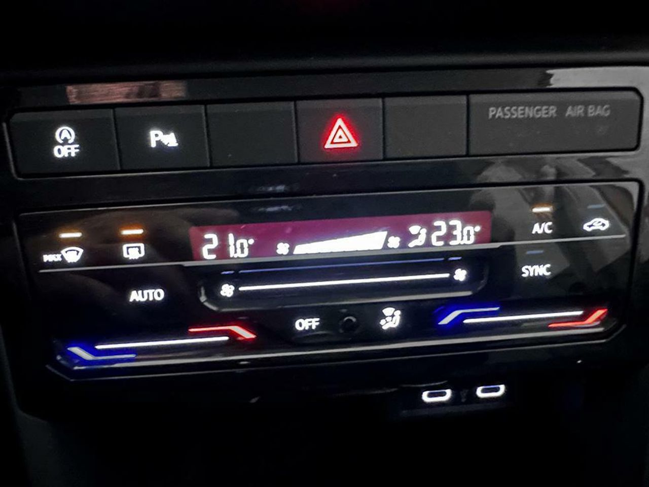 Foto Volkswagen T-Cross 14