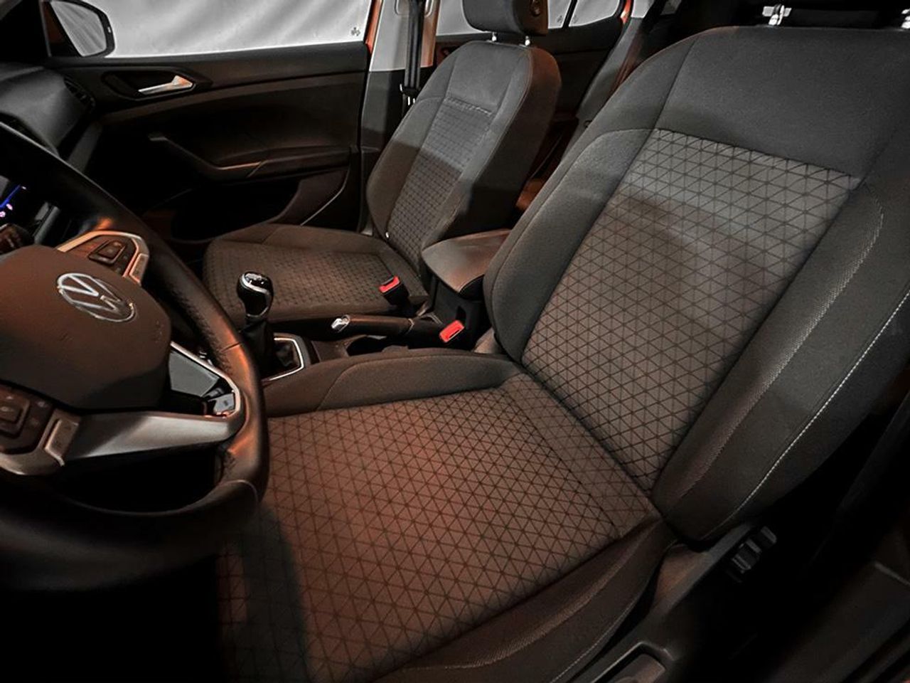 Foto Volkswagen T-Cross 18