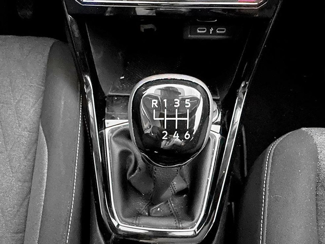 Foto Volkswagen T-Cross 19