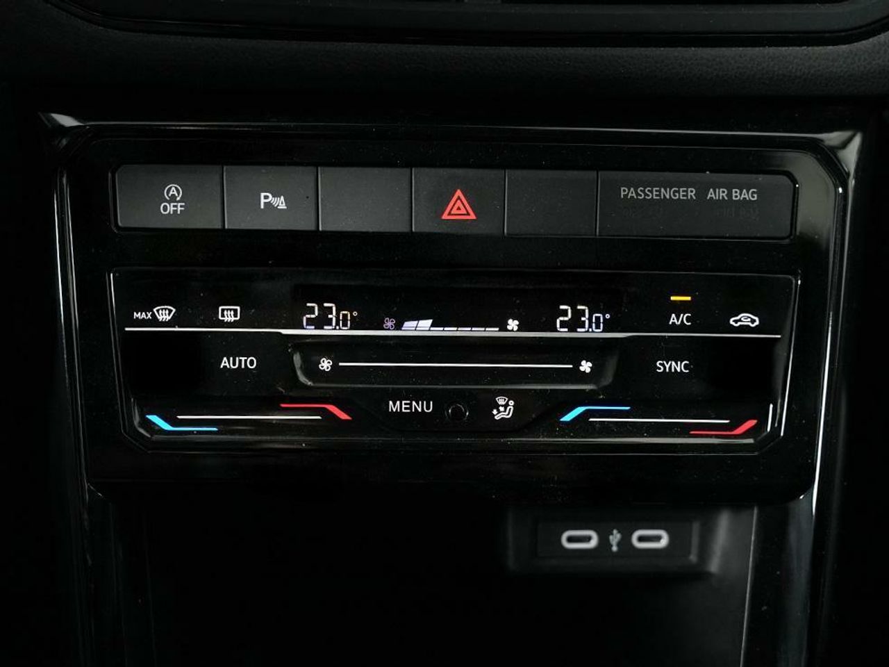 Foto Volkswagen T-Cross 16