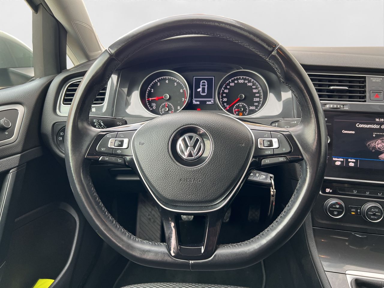 Foto Volkswagen Golf 9