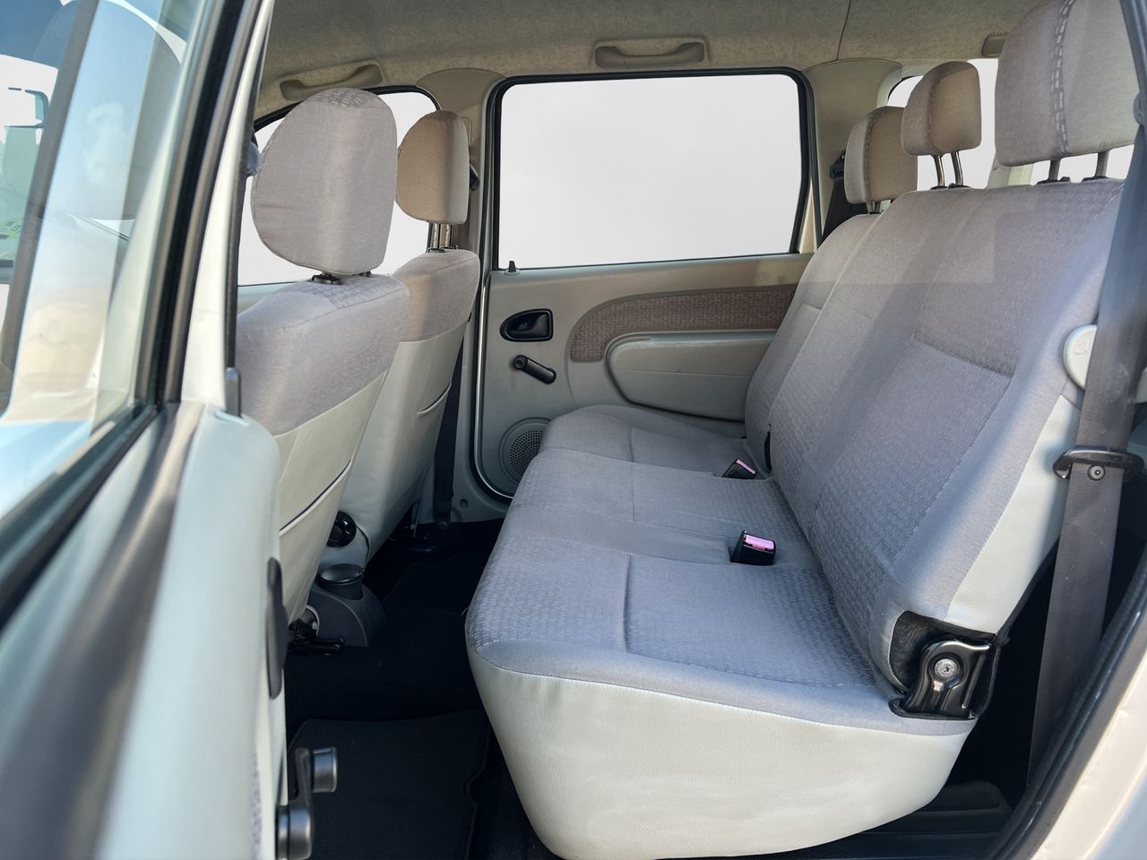 Foto Dacia Logan 13