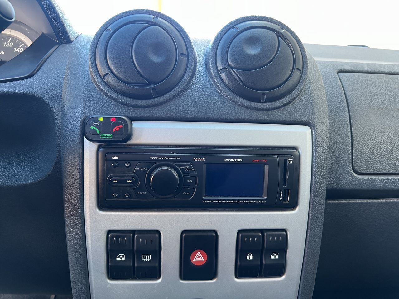 Foto Dacia Logan 16