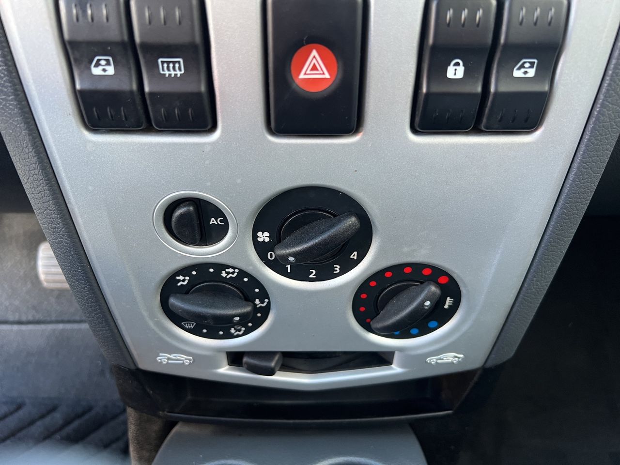 Foto Dacia Logan 17