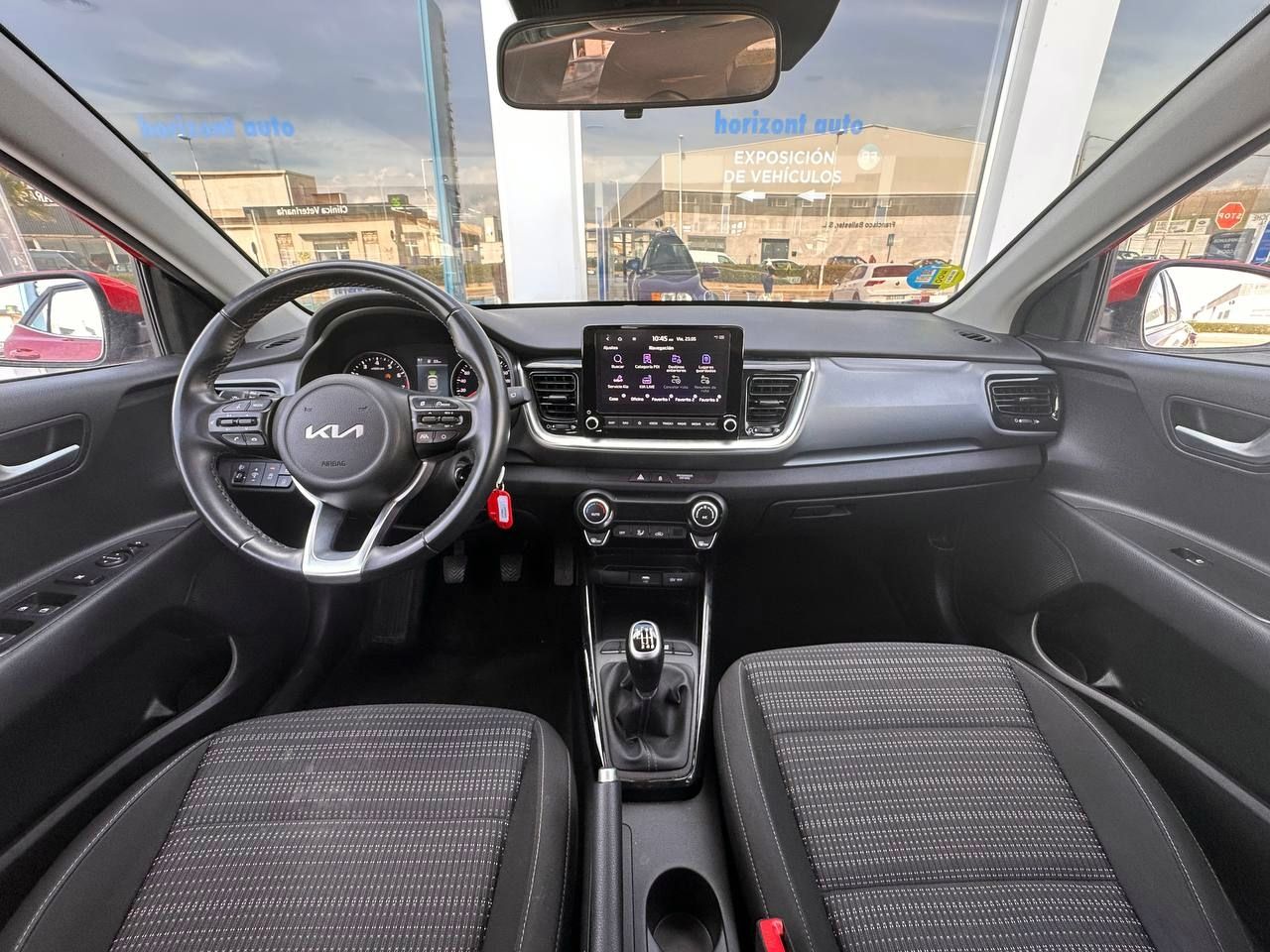 Foto Kia Stonic 4