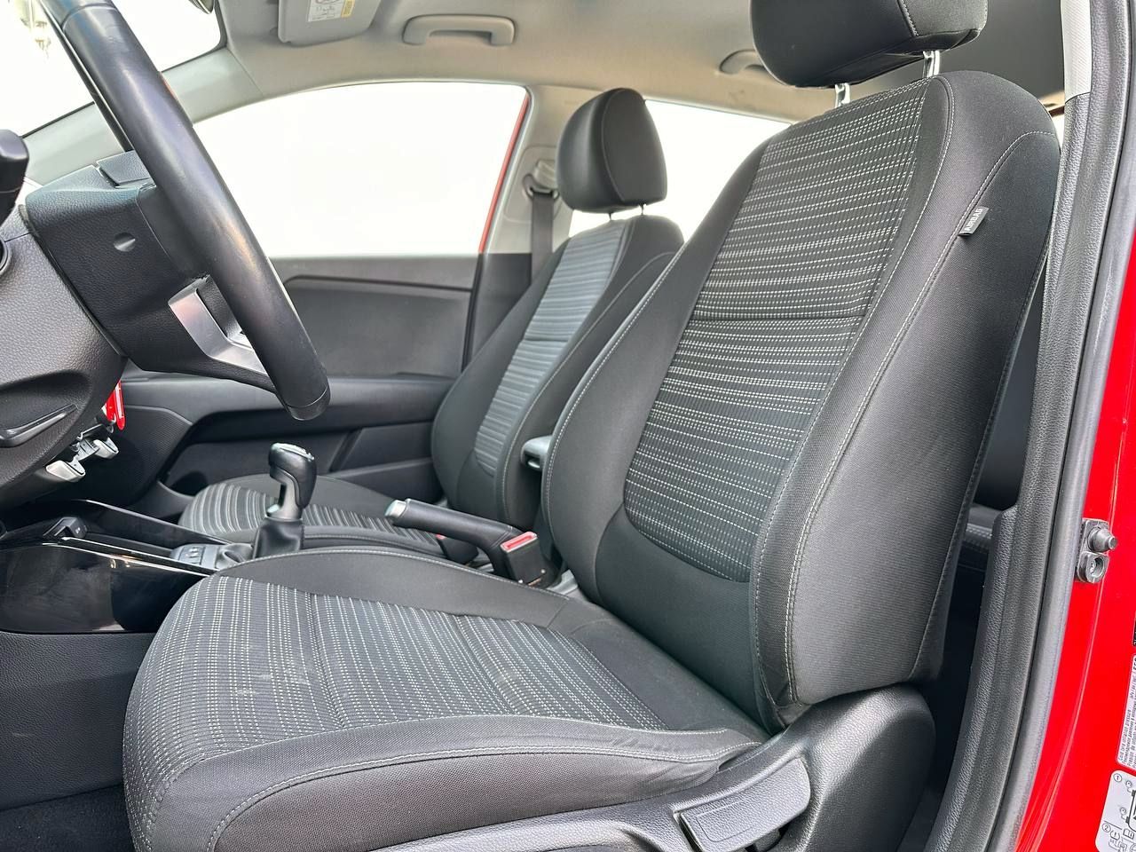 Foto Kia Stonic 8