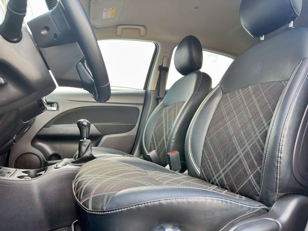 Foto Mitsubishi Space Star 8