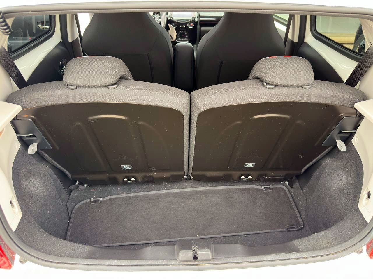 Foto Peugeot 108 13