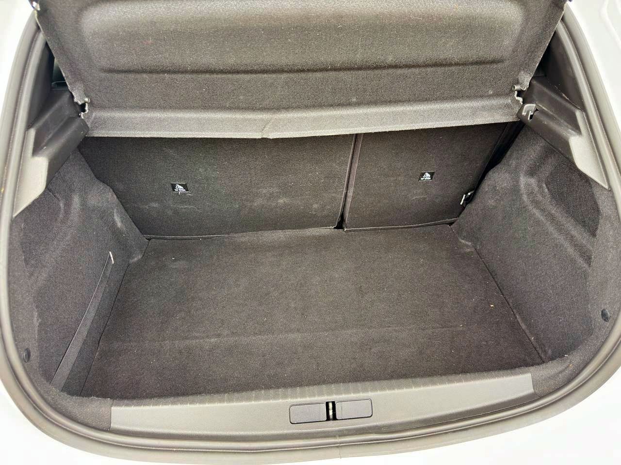 Foto Peugeot 208 13