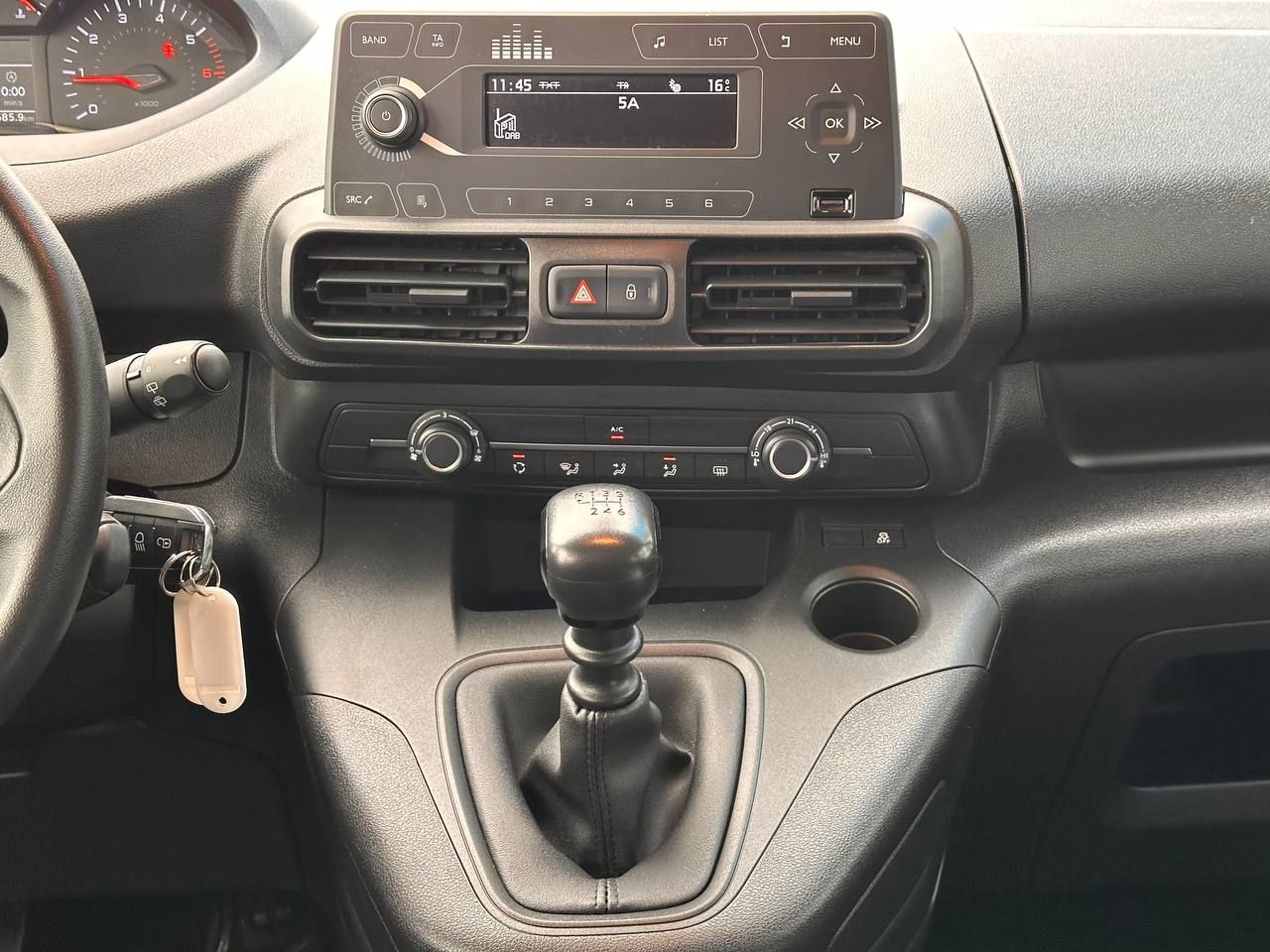 Foto Peugeot Rifter 8