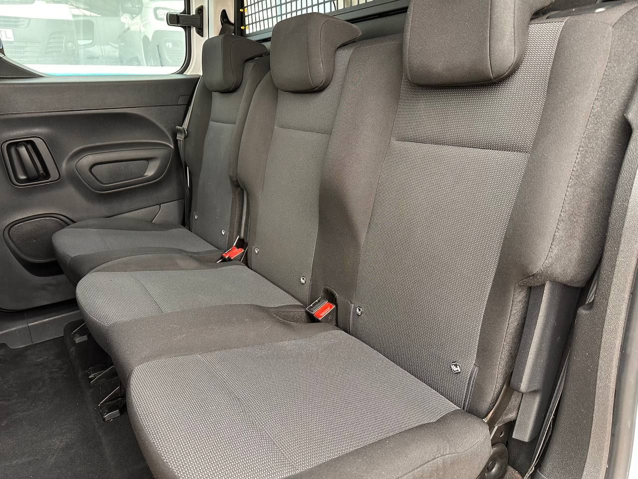 Foto Peugeot Rifter 10