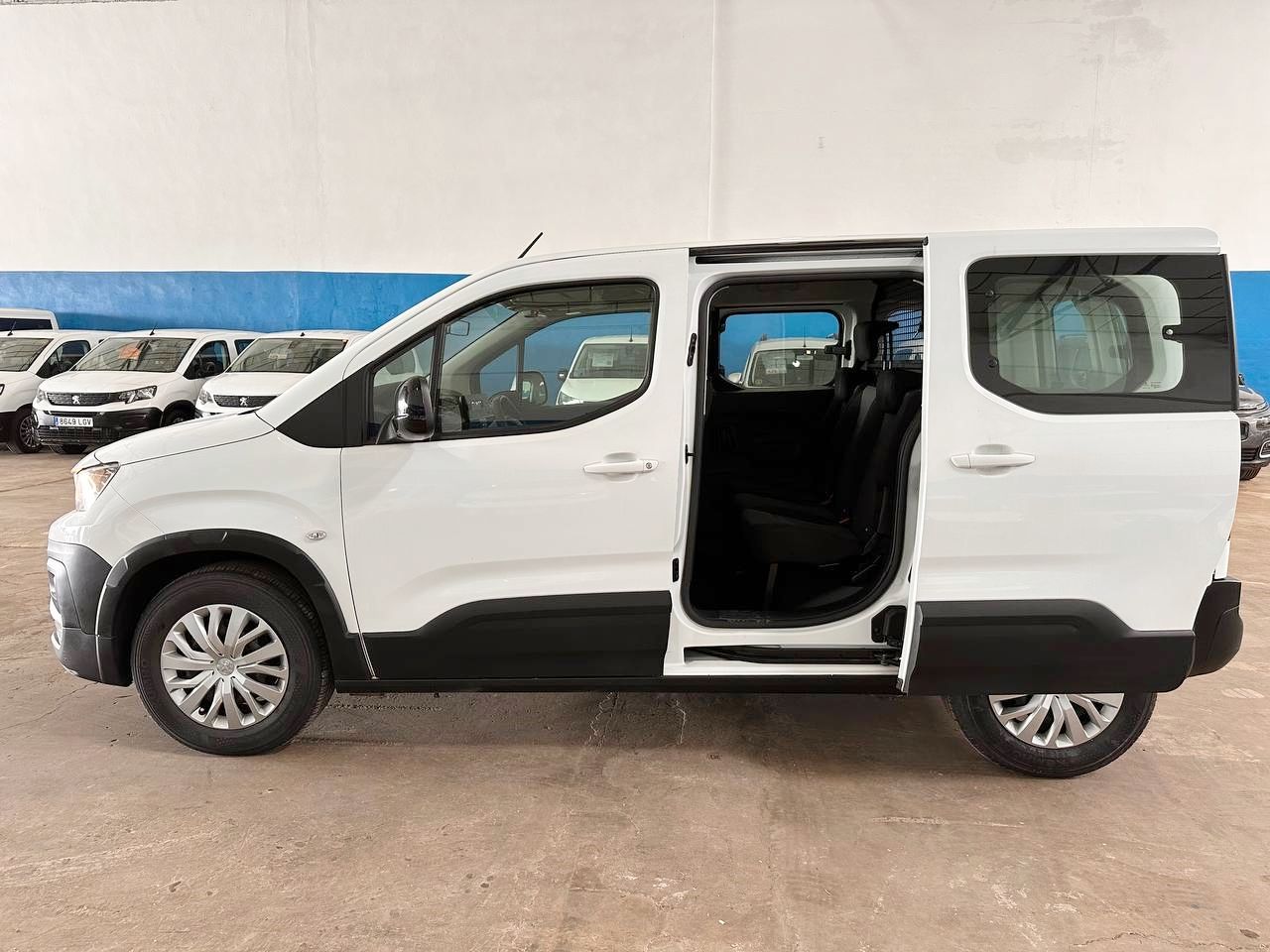 Foto Peugeot Rifter 11