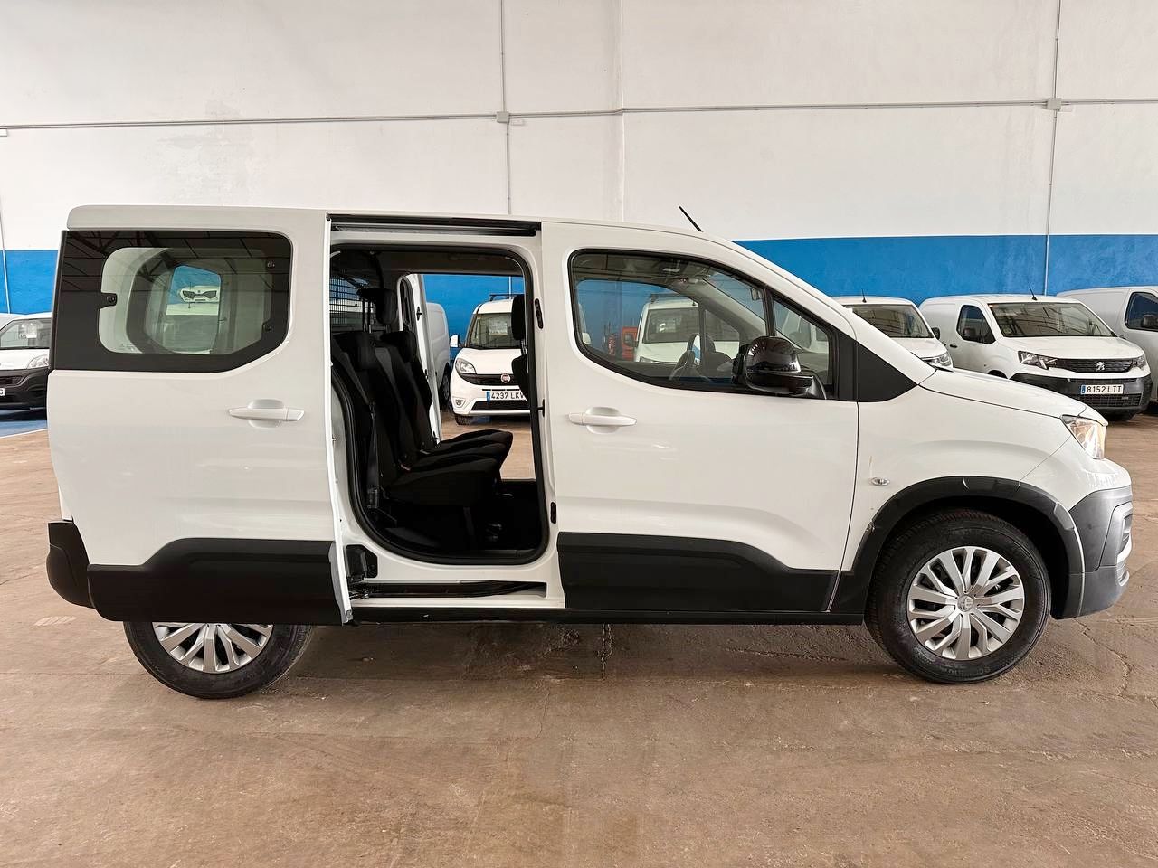 Foto Peugeot Rifter 12