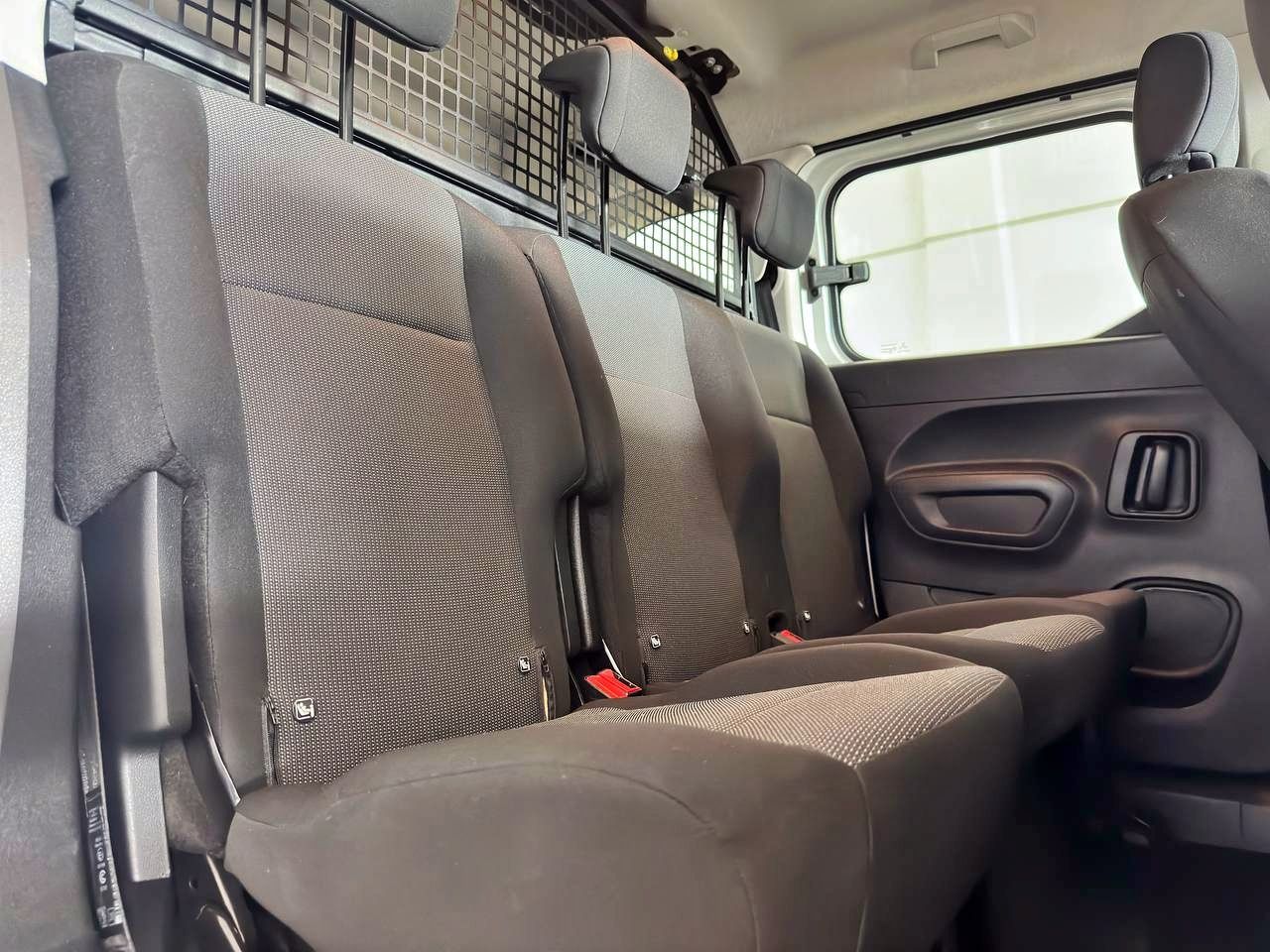 Foto Peugeot Rifter 8