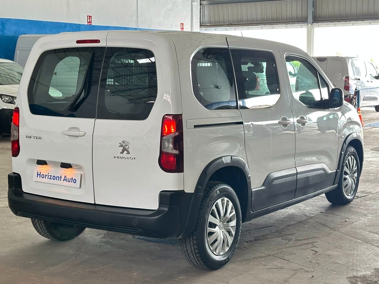 Foto Peugeot Rifter 12