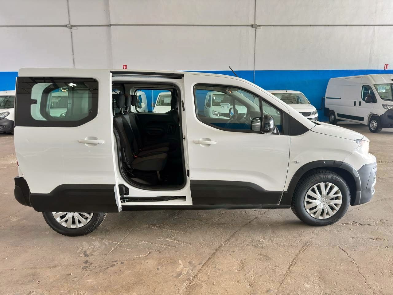 Foto Peugeot Rifter 13