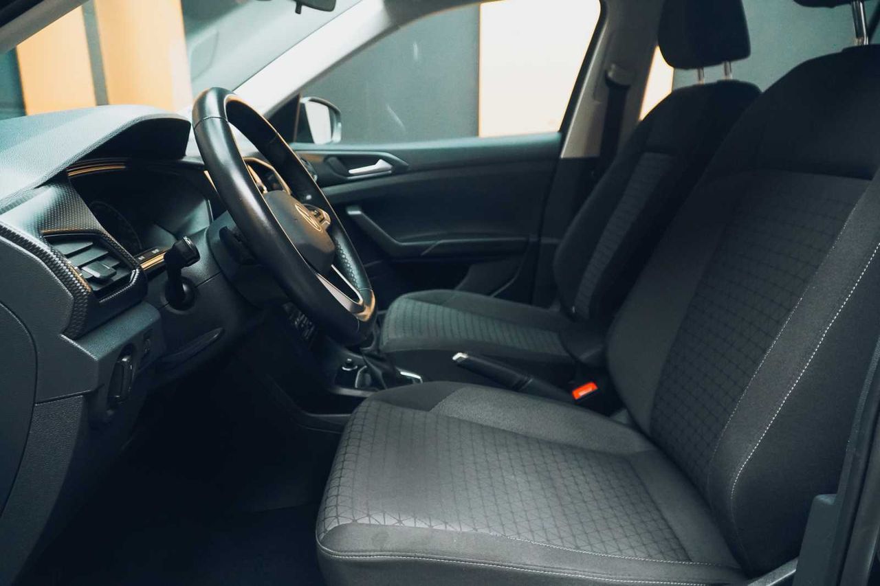 Foto Volkswagen T-Cross 17