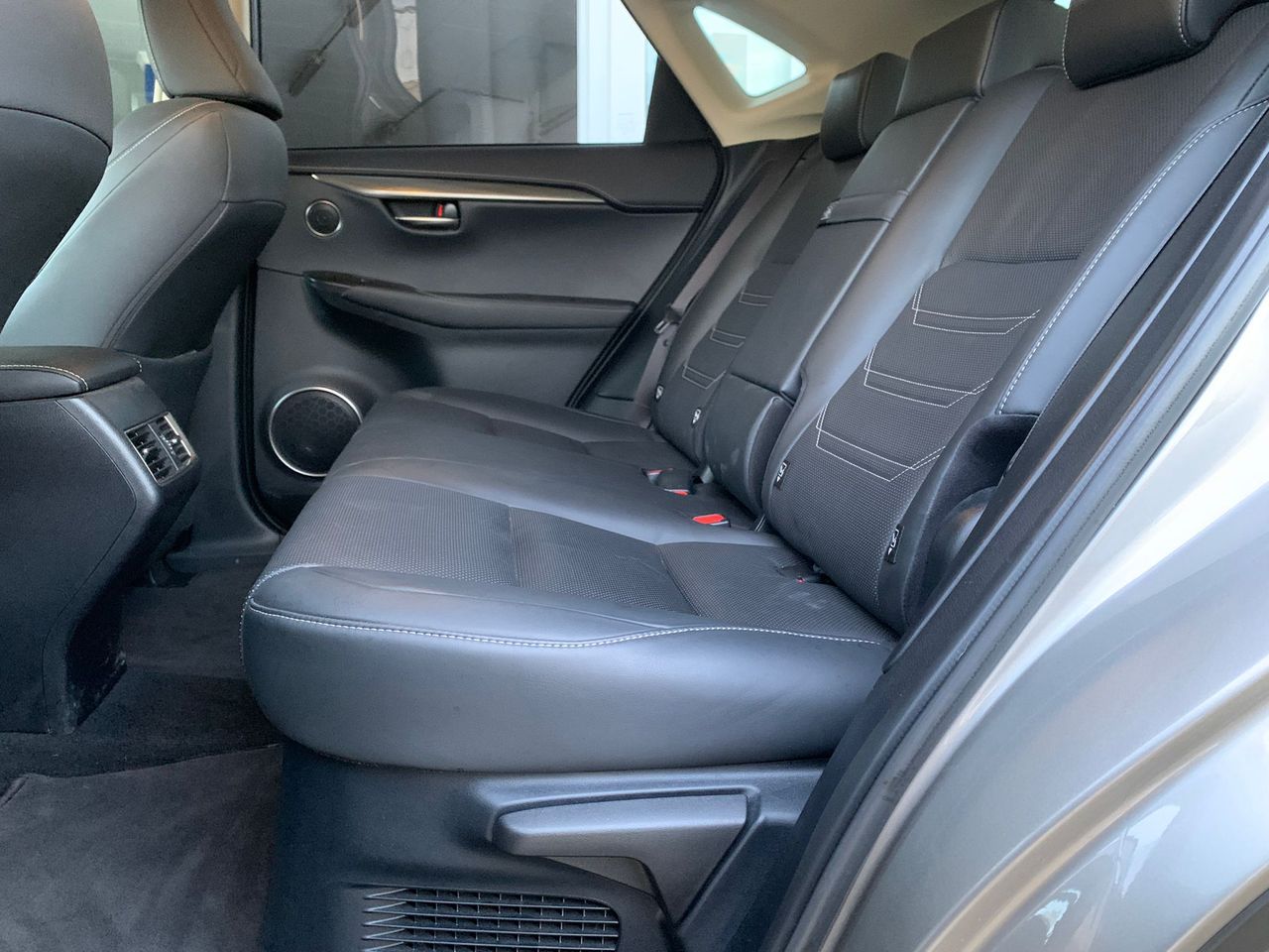 Foto Lexus NX 38