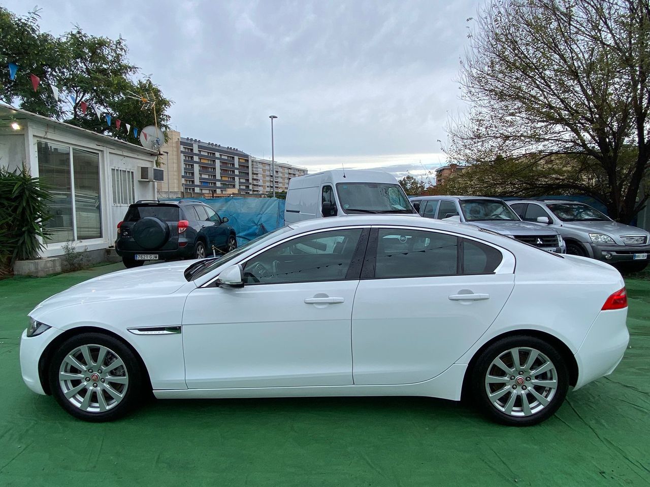 Foto Jaguar XE 6