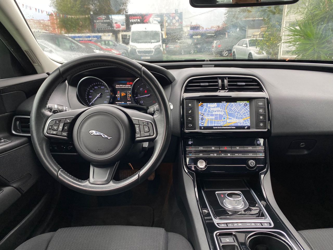 Foto Jaguar XE 9