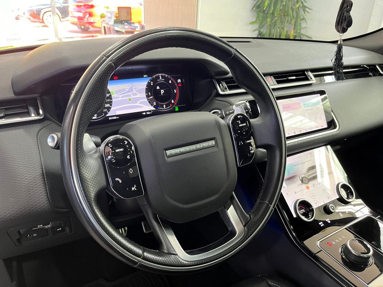 Foto Land-Rover Range Rover Velar 16