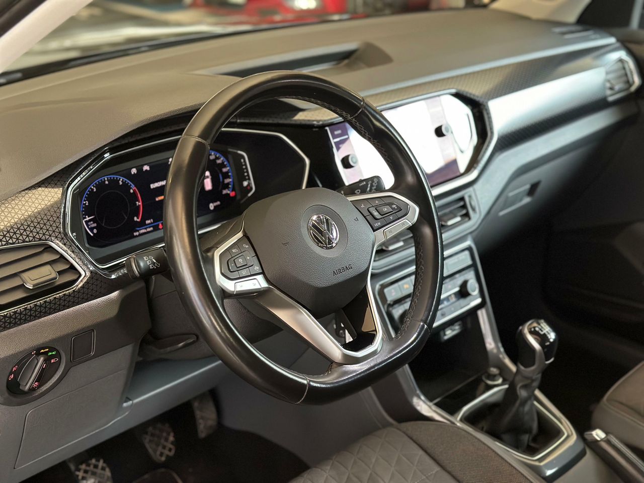 Foto Volkswagen T-Cross 15